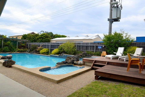 Comfort Inn & Suites Lakes Entrance - Hervey Bay Accommodation 2