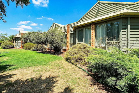 Comfort Inn Coach And Bushmans - Hervey Bay Accommodation 1