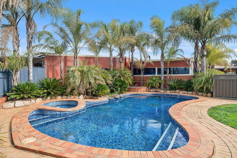 Comfort Inn Peppermill - Hervey Bay Accommodation 2