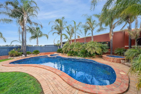 Comfort Inn Peppermill - Hervey Bay Accommodation 3