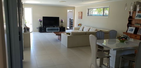 Arlia Sands Apartments - Tourism Hervey Bay 0