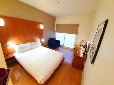Ramada Encore Dandenong - Hervey Bay Accommodation 5