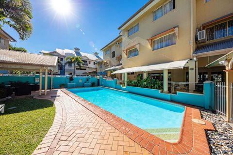 Cairns Queens Court - Tourism Hervey Bay 4