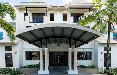 Cairns Queens Court - Tourism Hervey Bay 1