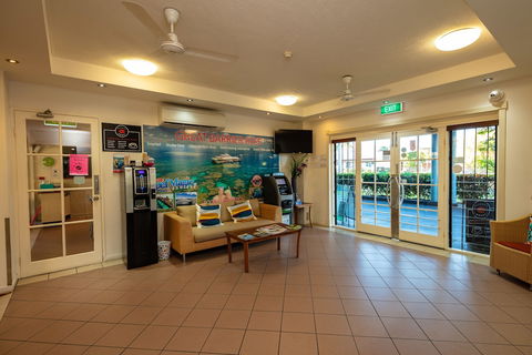 Cairns Queens Court - Tourism Hervey Bay 0