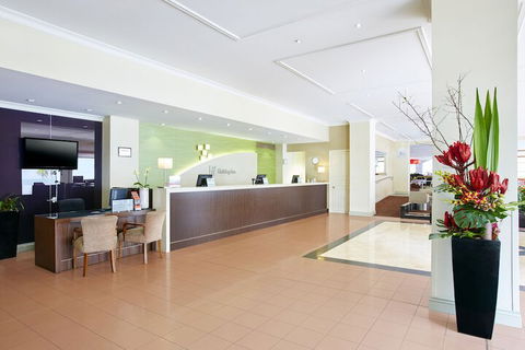 Holiday Inn Darling Harbour, An IHG Hotel - Hervey Bay Accommodation 6