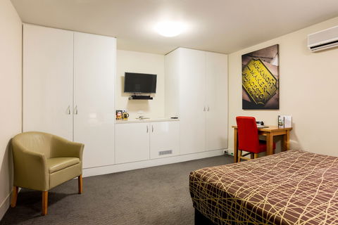Old Woolstore Apartment Hotel - Hervey Bay Accommodation 5