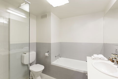 Old Woolstore Apartment Hotel - Hervey Bay Accommodation 4