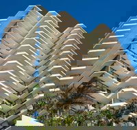 Beach House Seaside Resort Coolangatta - Hervey Bay Accommodation