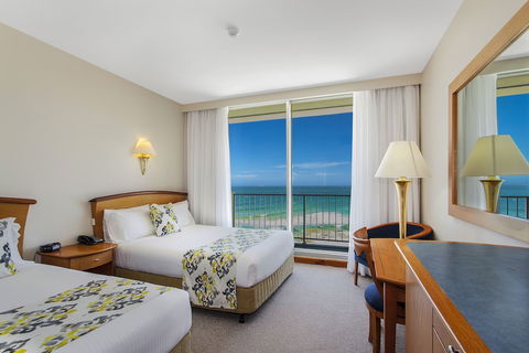 NOAH'S On The Beach - Hervey Bay Accommodation 1