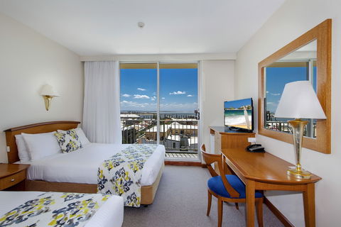 NOAH'S On The Beach - Hervey Bay Accommodation 5