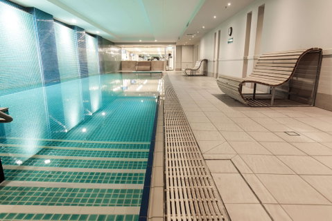 Oaks Glenelg Plaza Pier Suites - Hervey Bay Accommodation 3