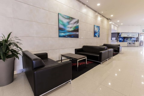 Oaks Glenelg Plaza Pier Suites - Hervey Bay Accommodation 5