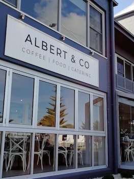 Banjo Paterson Motor Inn - Hervey Bay Accommodation 1