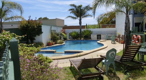 Banjo Paterson Motor Inn - Hervey Bay Accommodation 6