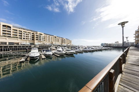 Oaks Glenelg Liberty Suites - Hervey Bay Accommodation 1