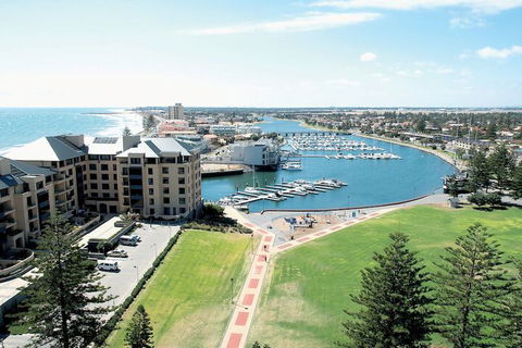 Oaks Glenelg Liberty Suites - Hervey Bay Accommodation 4