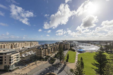 Oaks Glenelg Liberty Suites - Hervey Bay Accommodation 7