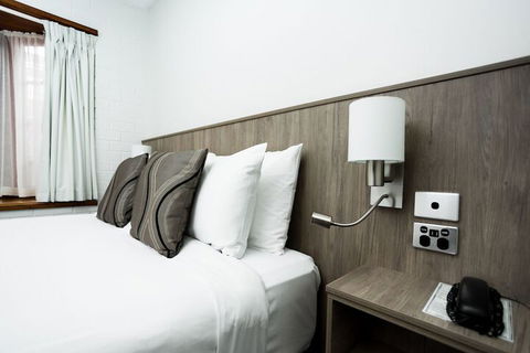 Bay Hotel Apartments - Hervey Bay Accommodation 4