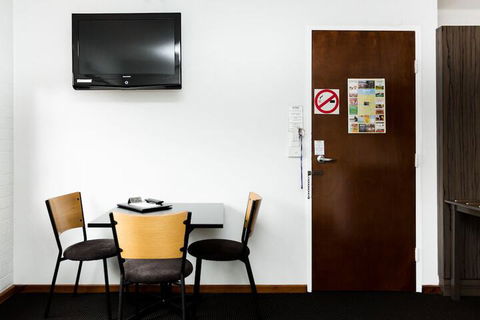 Bay Hotel Apartments - Hervey Bay Accommodation 3