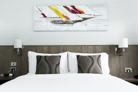 Bay Hotel Apartments - Hervey Bay Accommodation 5