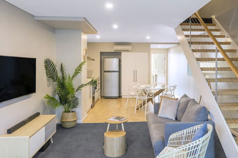 Oaks Nelson Bay Lure Suites - Hervey Bay Accommodation 6