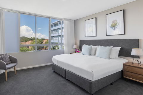 Oaks Nelson Bay Lure Suites - Hervey Bay Accommodation 2