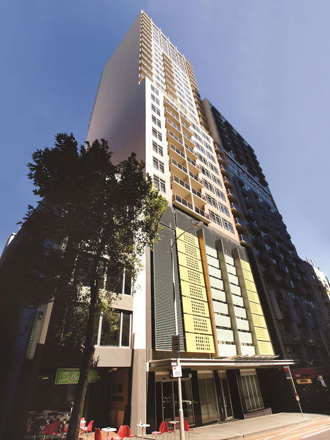 Oaks Melbourne On Lonsdale Suites - Hervey Bay Accommodation 1