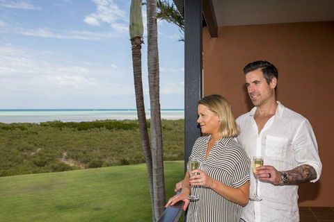 Moonlight Bay Suites - Hervey Bay Accommodation 1