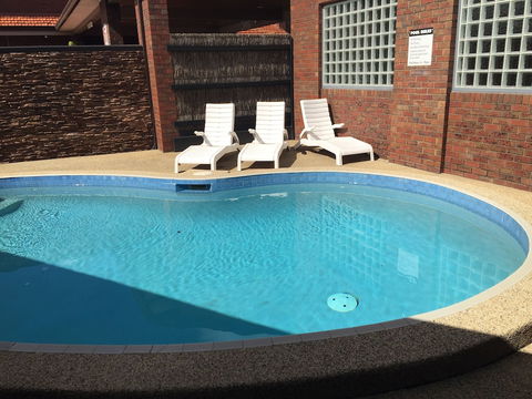 Hotel Bruce County - Hervey Bay Accommodation 2