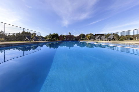 Ramada Resort By Wyndham Phillip Island - Hervey Bay Accommodation 1