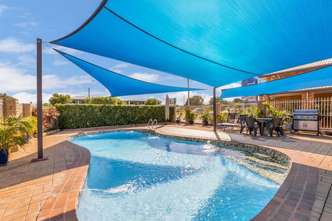 Cascade Motel In Townsville - Hervey Bay Accommodation 1