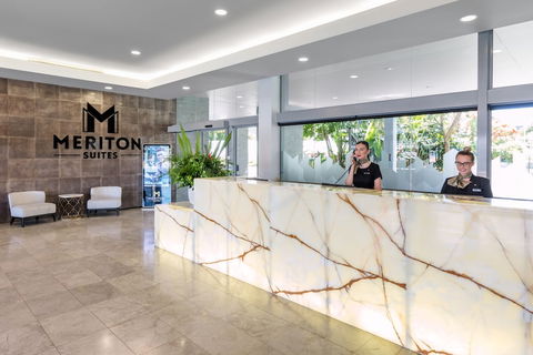 Meriton Suites Broadbeach, Gold Coast - Hervey Bay Accommodation 5