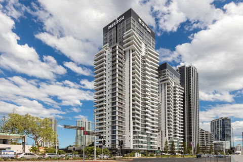 Meriton Suites Broadbeach, Gold Coast - Hervey Bay Accommodation 0