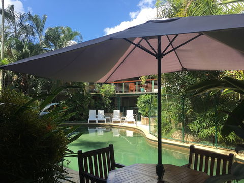 Bay Village Tropical Retreat & Apartments - Hervey Bay Accommodation 3