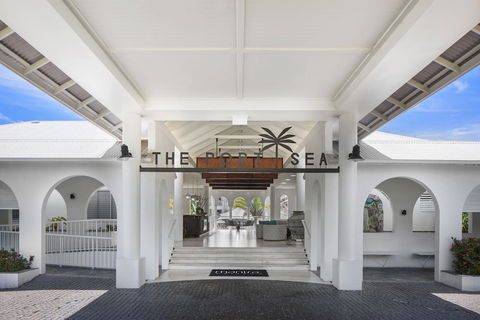 Mantra PortSea - Tourism Hervey Bay 0
