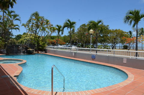Acacia Court Hotel - Hervey Bay Accommodation 1