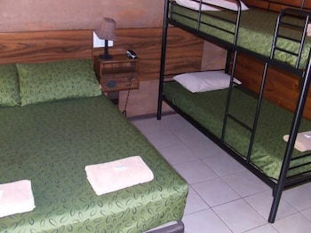 Territory Manor Motel & Caravan Park - Hervey Bay Accommodation 3