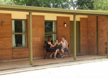 Territory Manor Motel & Caravan Park - Hervey Bay Accommodation 0