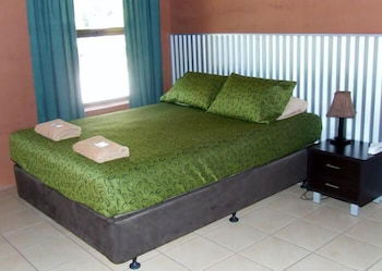 Territory Manor Motel & Caravan Park - Hervey Bay Accommodation 2
