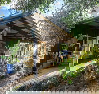 Wisteria Cottage and Cabins - Hervey Bay Accommodation