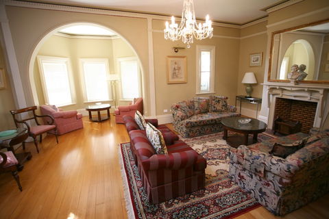 Darcys Hotel At Homebush - Tourism Hervey Bay 1