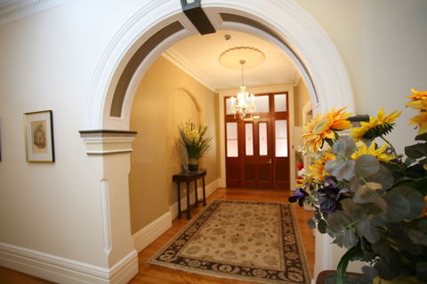 Darcys Hotel At Homebush - Tourism Hervey Bay 0