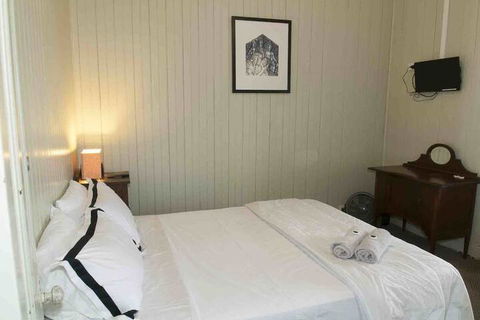 Ulmarra Hotel - Hervey Bay Accommodation 4