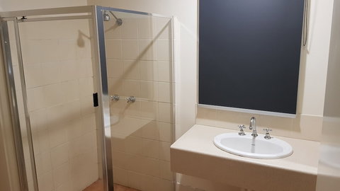 Royal Hotel Singleton - Hervey Bay Accommodation 4