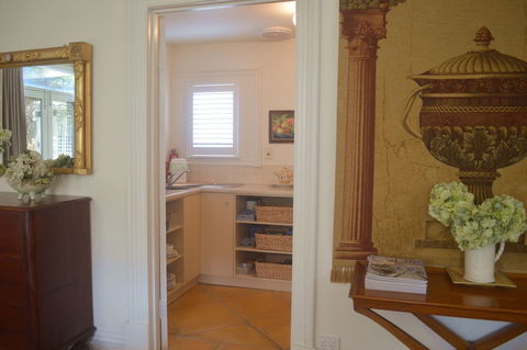 Athelney Cottage - Tourism Hervey Bay 0