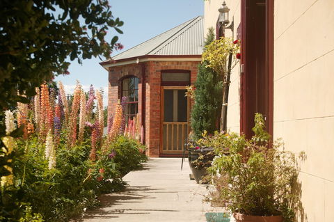 Blakes Manor Self Contained Heritage Accommodation - Tourism Hervey Bay 1