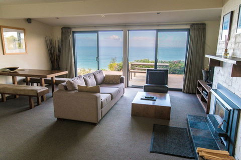 Beacon Point Ocean View Villas - Hervey Bay Accommodation 3
