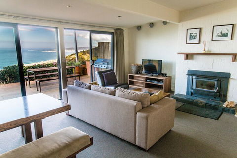 Beacon Point Ocean View Villas - Hervey Bay Accommodation 4