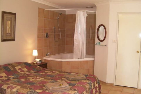 The Nosh & Nod - Avon Terrace - Hervey Bay Accommodation 2